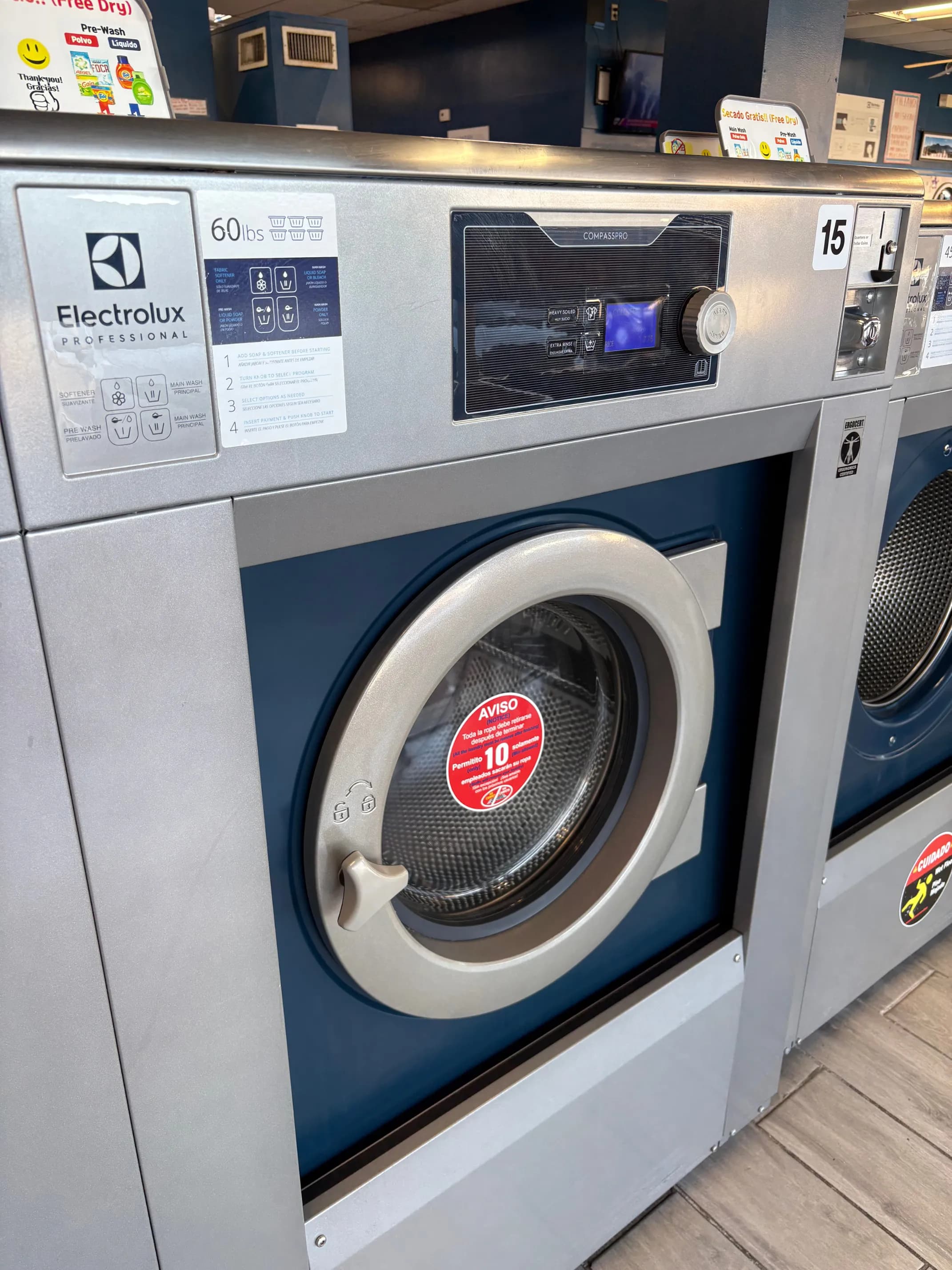 Commercial washer handling oversized loads